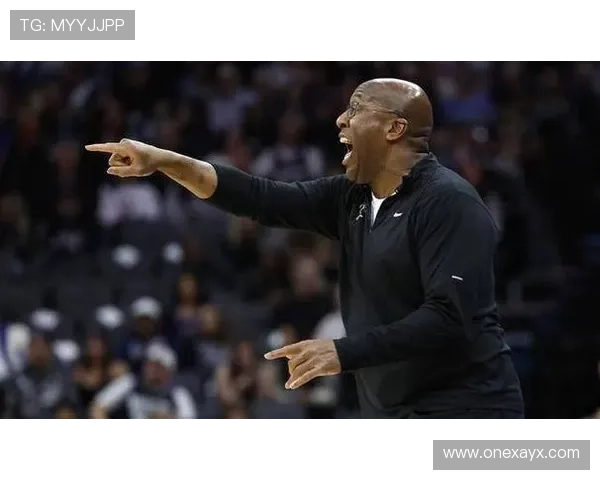 布朗国王主教练揭秘球队新战术，备战新赛季挑战